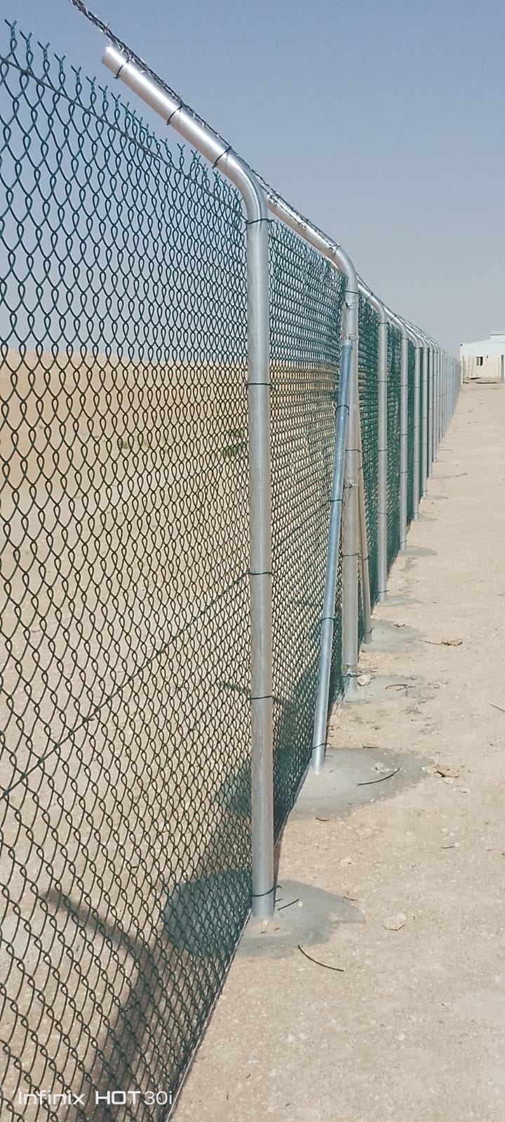 سياج مجلفن طويل